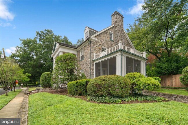 Building Photo - 5100 Chevy Chase Pkwy NW