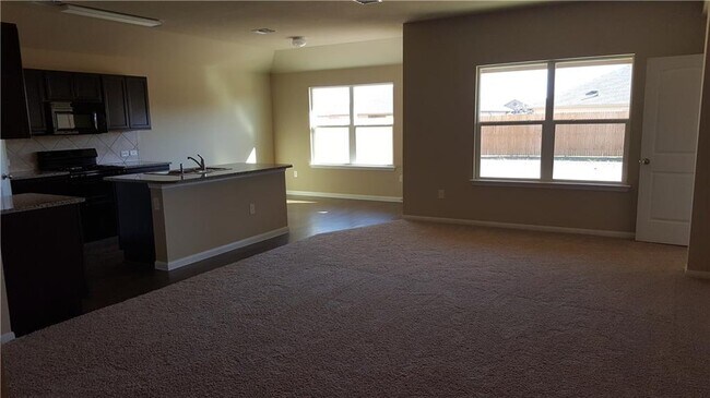 Building Photo - 426 Luna Vista Dr