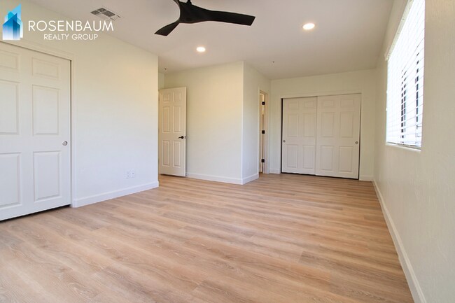 Building Photo - Stunning 2-beds, 2-baths Desert Retreat  in the highly desirable North Scottsdale area!