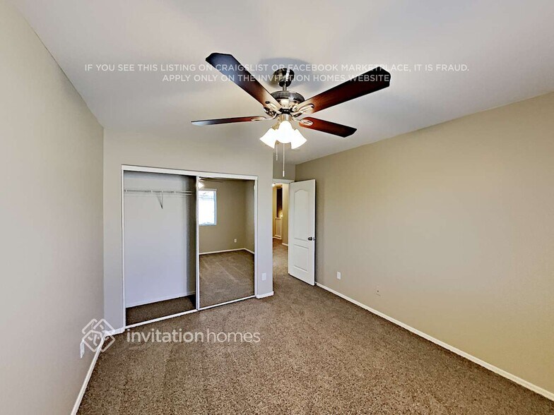 Building Photo - 10054 E Impala Ave