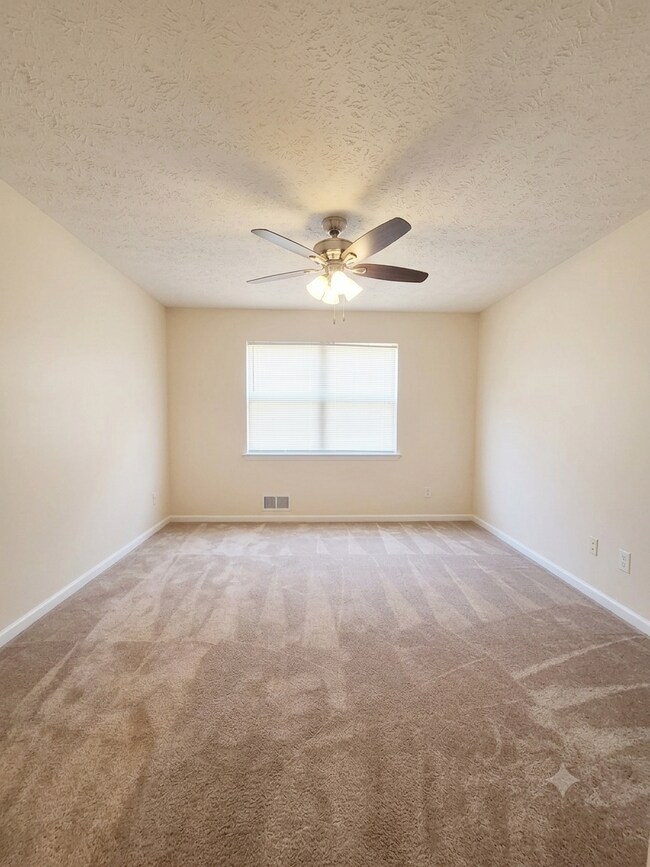 Building Photo - 228 Solomon Dr