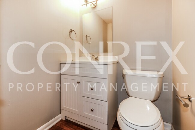 Building Photo - Gorgeous Mount Pleasant Townhome
