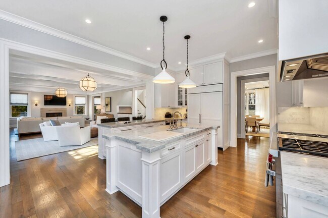 Building Photo - 21 Barn Ln