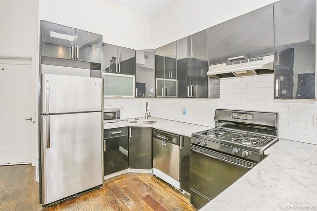 Building Photo - 99 Eldert St