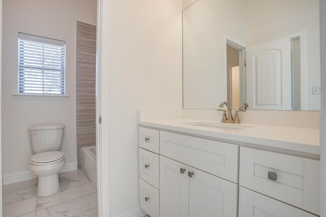 Building Photo - Amazing 5 Bed, 3 Bath New Build- Beautiful...