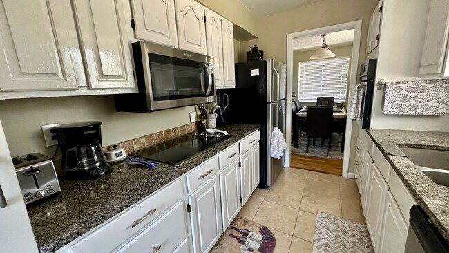 Building Photo - Spacious 5BD/2BA Home in Lakewood, CO- Available July 29th!