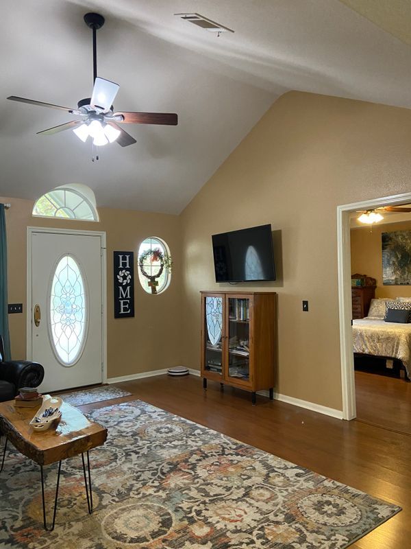 Building Photo - 254 E Sunset Dr