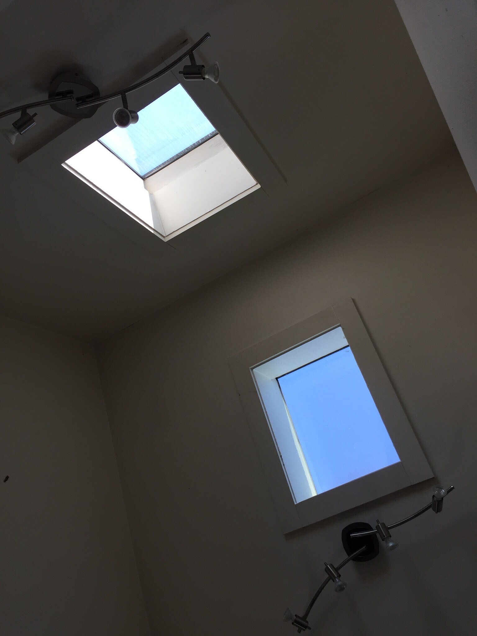 Building Photo - 9 Chestnut Ln