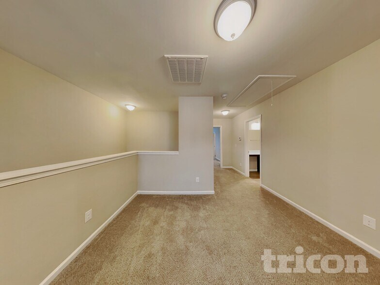 Building Photo - 501 Eastfair Dr