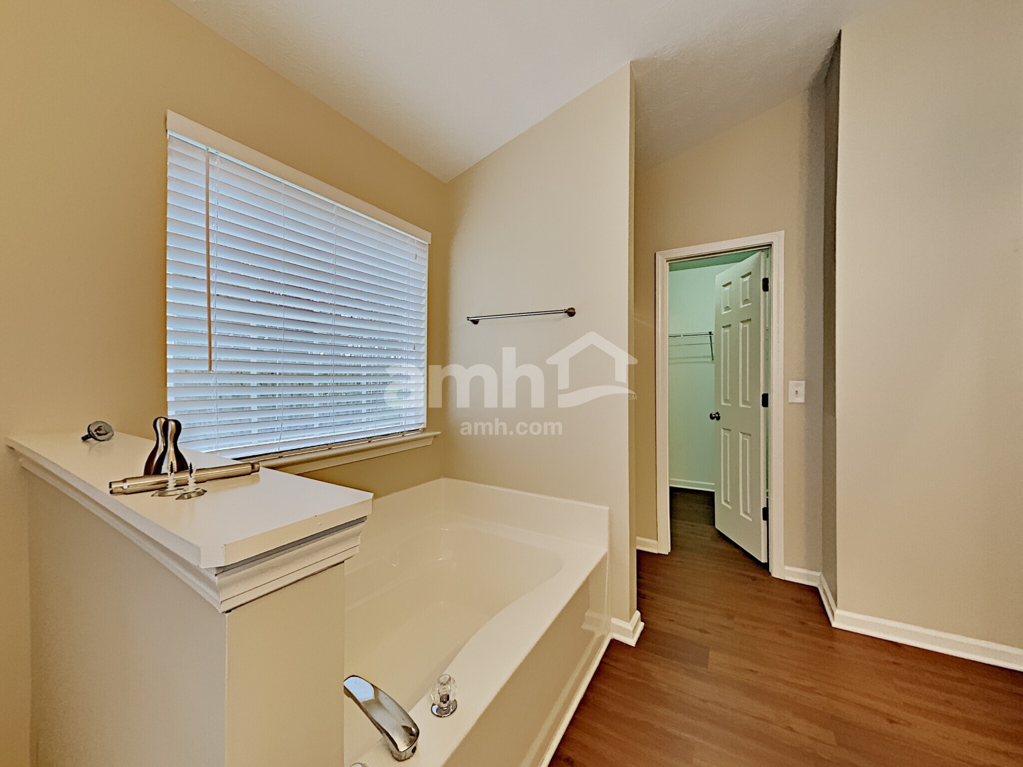 Building Photo - 6252 Whitetail Ct NW