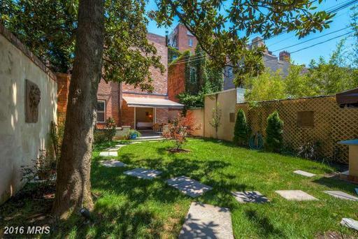 Rear yard available for renters use. - 708 Park Ave