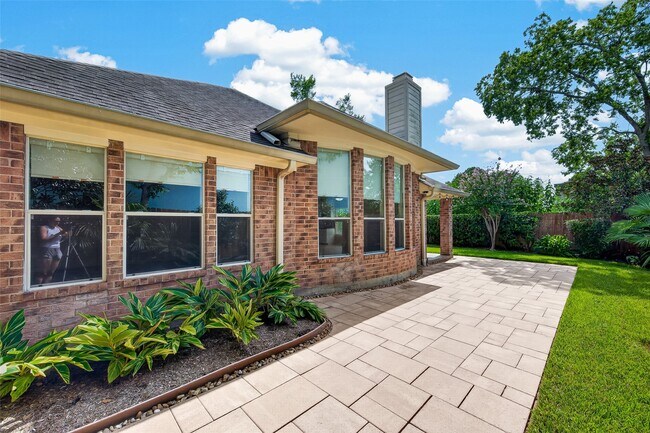 Building Photo - 1103 Parkhaven Ln