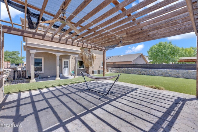 Building Photo - 14378 N Cave Dr