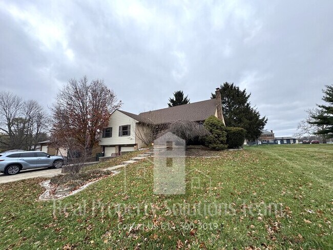 Building Photo - LOWER PRICE! $1500 - 2 bedroom home w/ fenced backyard