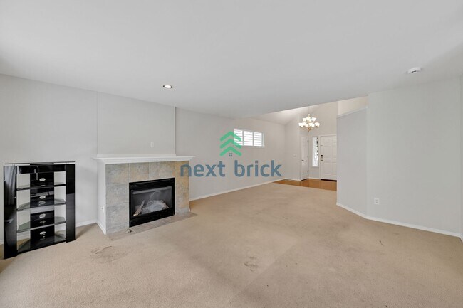 Building Photo - 3 BED & 2.5 BATH SINGLE FAMILY HOUSE FOR RENT