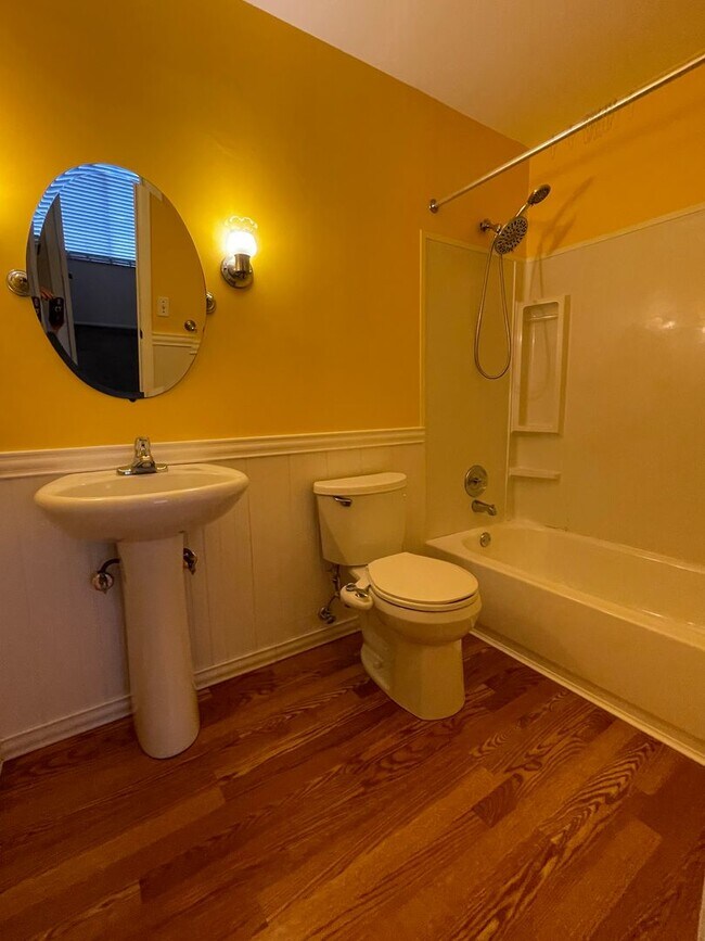 Building Photo - PORT CHARLOTTE ANNUAL RENTAL