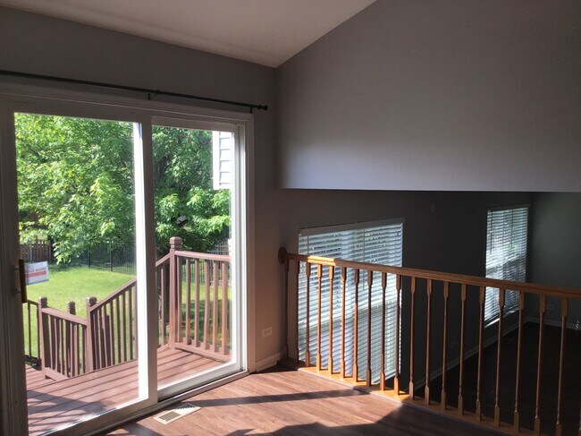 Building Photo - 1559 Parkside Dr