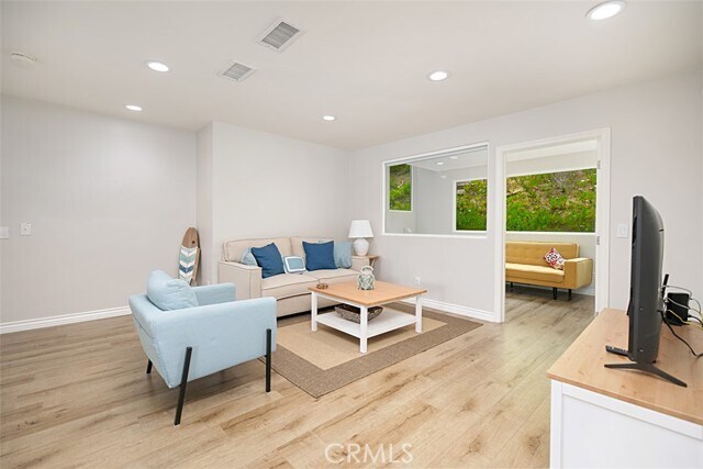 Building Photo - 967 Oriole Dr