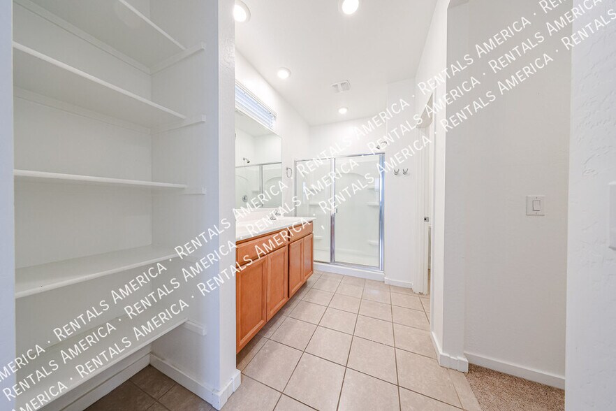 Building Photo - 14151 W Georgia Dr