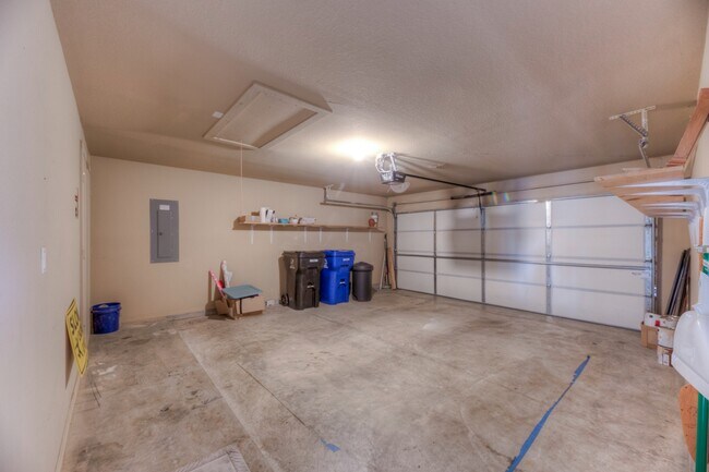 Building Photo - 1501 W Birmingham St