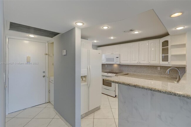 Building Photo - 4501 NE 21st Ave