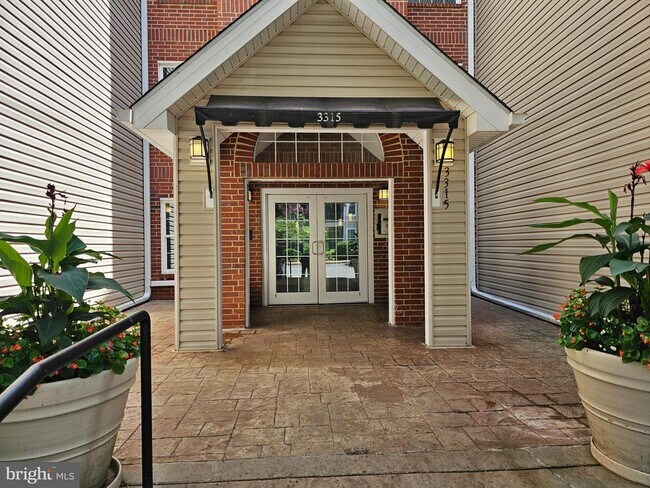 Building Photo - 3315 Wyndham Cir