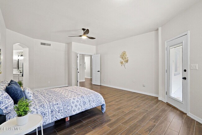 Building Photo - 3121 Tierra Paola Ln