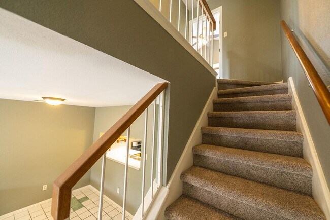 Building Photo - 11901 Swearingen Dr