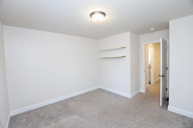 Building Photo - 870 Curlew Cir