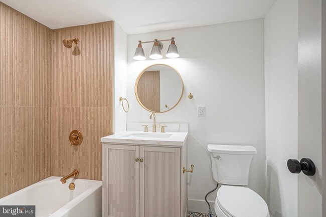 Building Photo - 316 Farmdale Rd