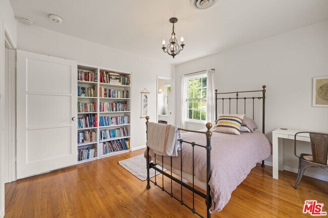 Building Photo - 5630 Spreading Oak Dr