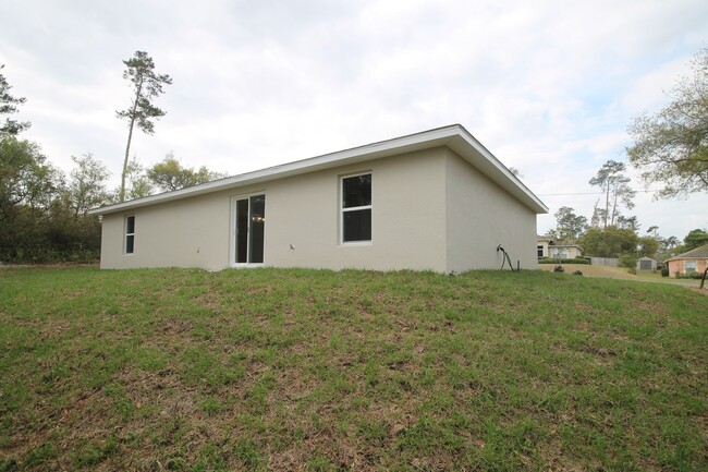 Building Photo - BEAUTIFUL 3 Bedroom, 2 Bathroom Home in Oc...