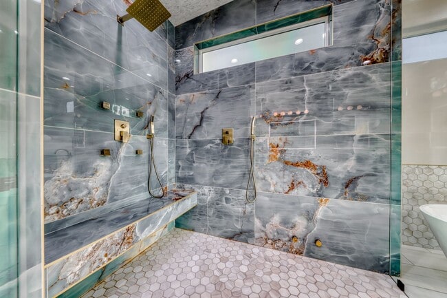 Building Photo - Stunning Green Valley, Guard Gated Communi...