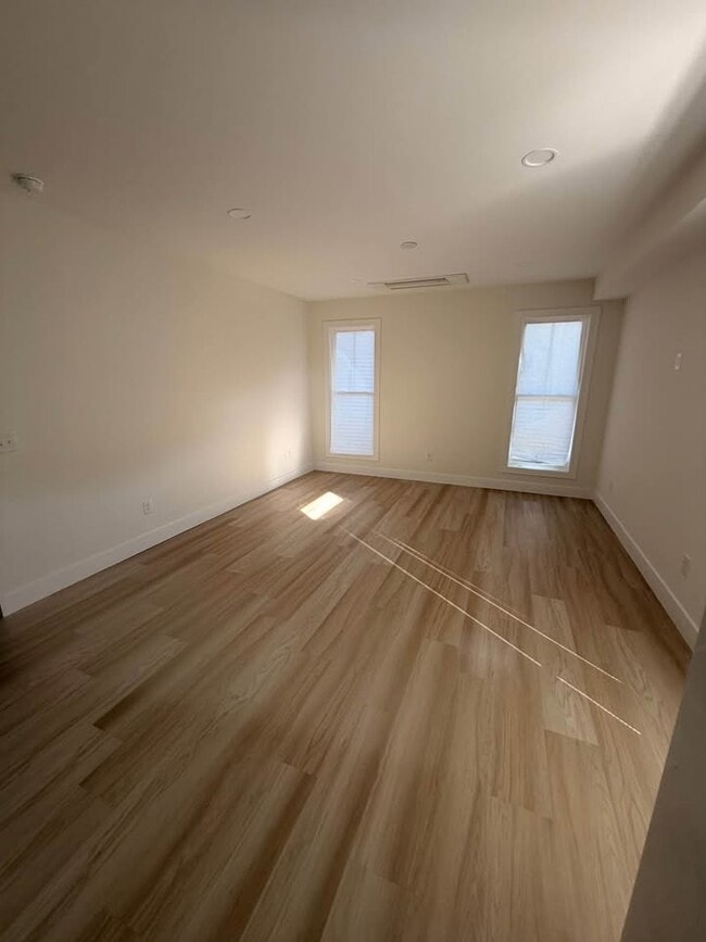 Building Photo - 31793 Leaf Ln