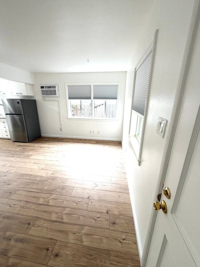 Building Photo - Private & Cozy Detached ADU in South Tahoe Park!