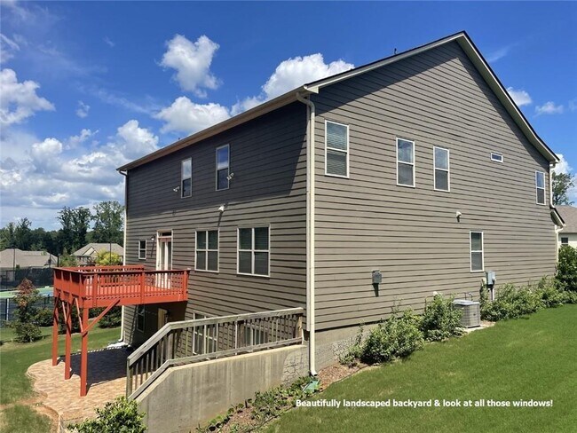 Building Photo - 4030 Tobiano Trl