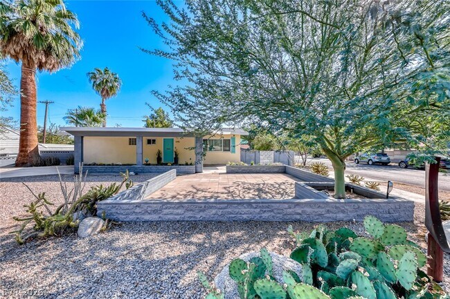 Building Photo - 1245 S 15th St