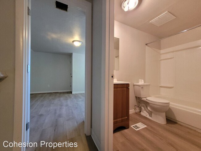 Building Photo - 4 br, 2 bath House - 10177 W Canterbury Dr