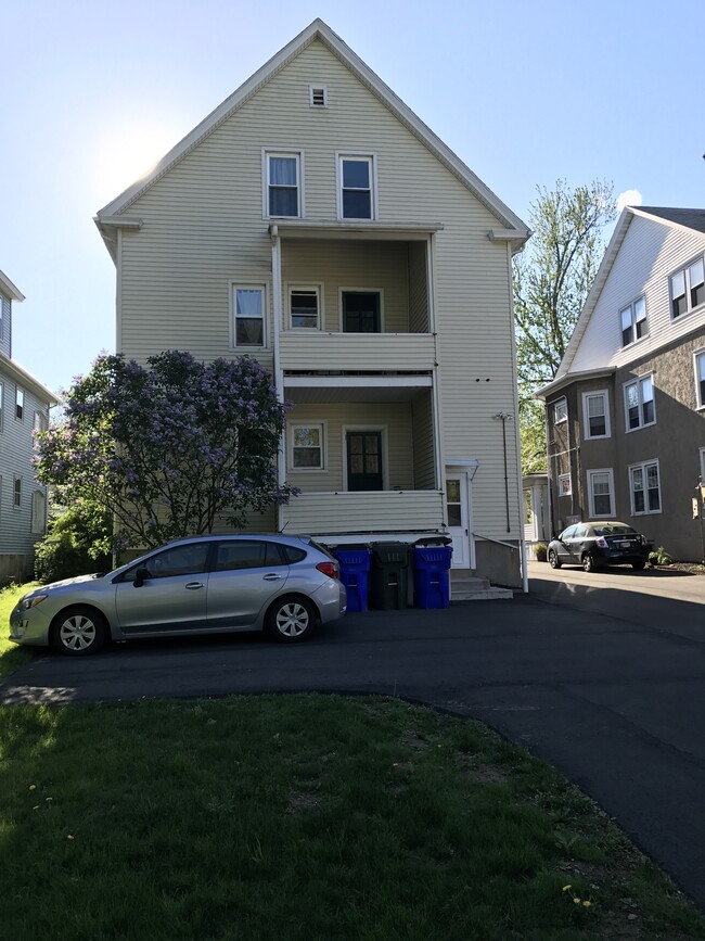 Building Photo - 42 Maplewood Avenue