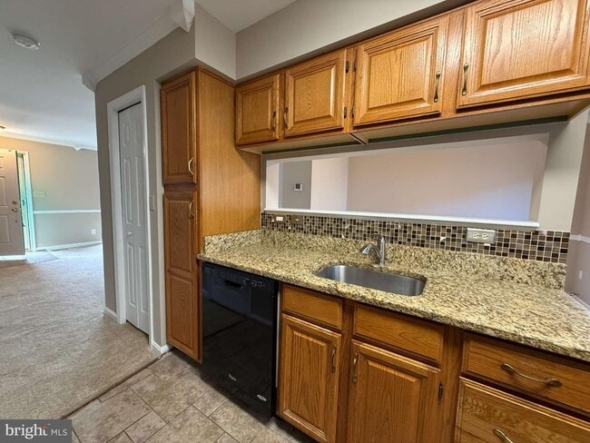 Building Photo - 16926 Point Pleasant Ln