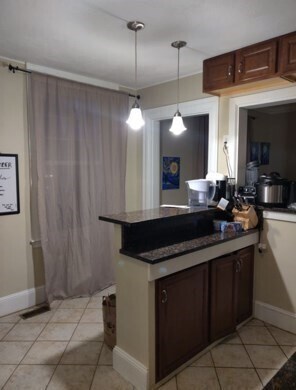 Building Photo - 583 Watertown St