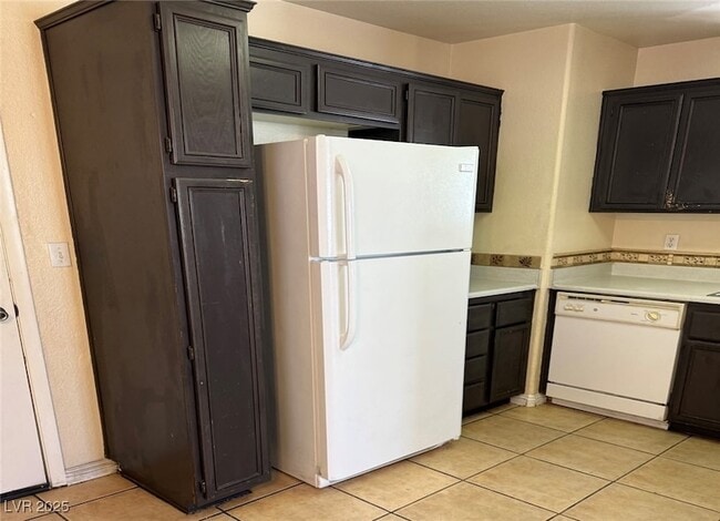 Building Photo - 9300 Cool Creek Ave