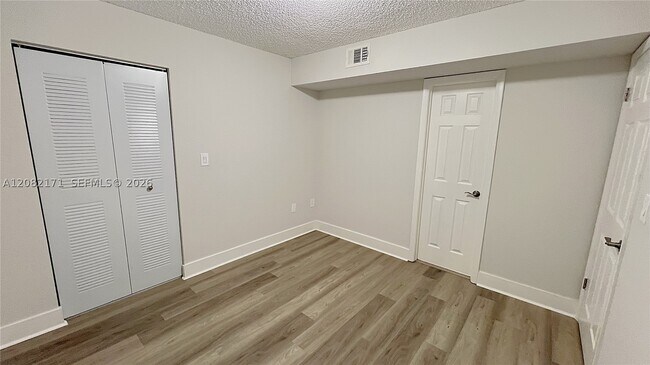 Building Photo - 2890 N Oakland Forest Dr