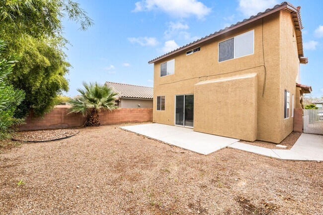 Building Photo - SUMMERLIN HOME, 3 BEDROOMS, LARGE BACKYARD, MINUTES FROM DOWNTOWN SUMMERLIN