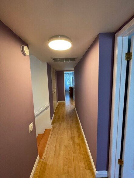 Hallway Bedrooms - 5271 Newcastle Ave