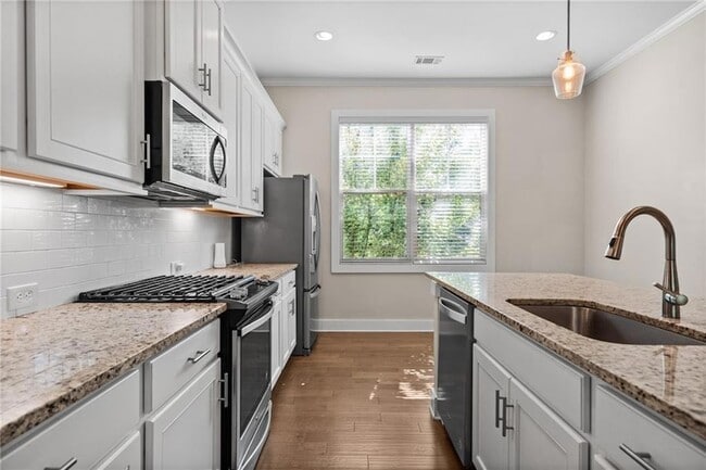 Building Photo - 2180 Colvin Ct NW