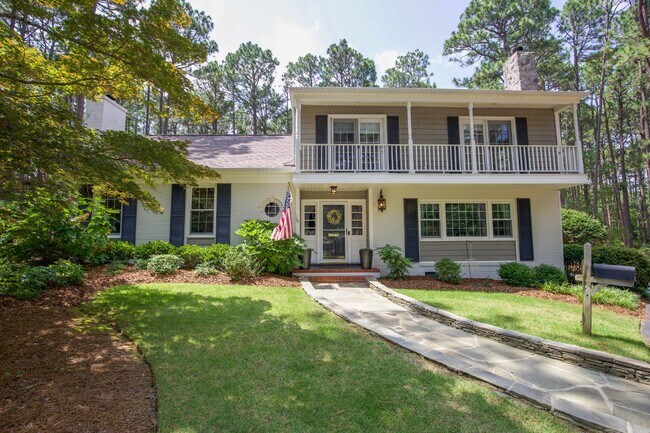 Building Photo - Stunning home in Weymouth Woods Southern P...