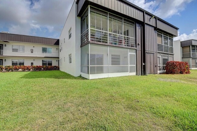 Building Photo - 974 Normandy Trail