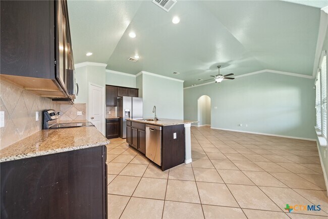 Building Photo - 3410 Cottonpatch Dr