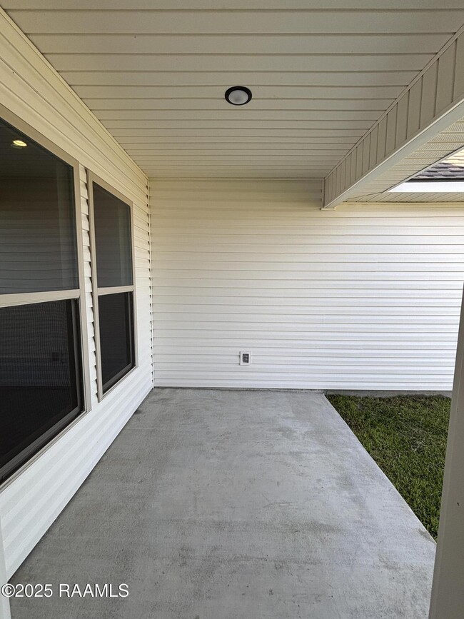 Building Photo - 206 Yellowfin Ln